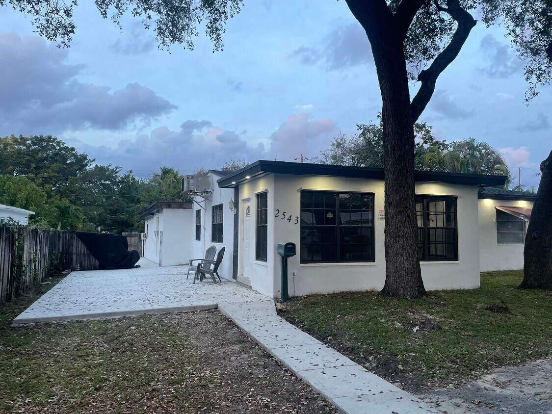 2543 Coolidge St, Hollywood, FL 33020 House for Rent in Hollywood, FL