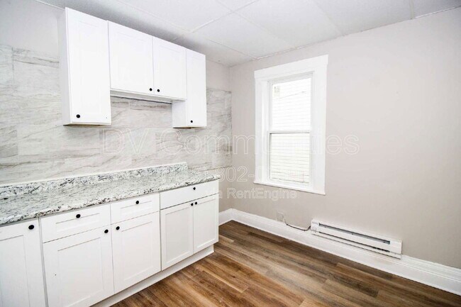 Building Photo - 2947 E 57th St