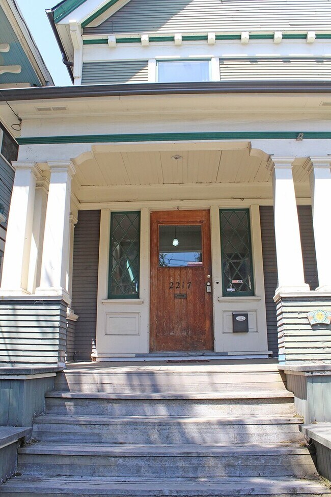 Building Photo - NW 23rd Ave -Remodeled 4 Bedroom House w/O...