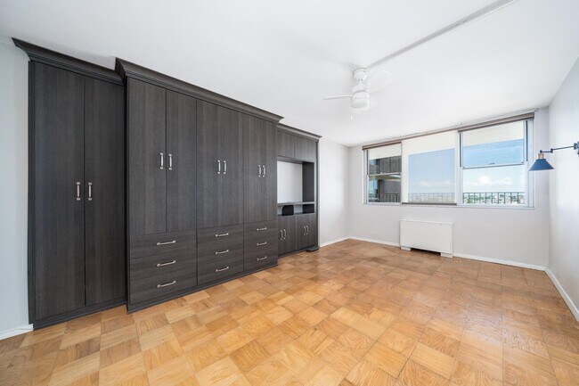 Foto del edificio - 6040 JFK Blvd E