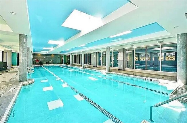 Foto del edificio - 60 Oceana Dr W
