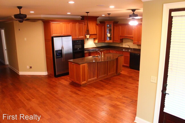 Building Photo - 3 br, 3.5 bath House - 1302 Gatewood Drive