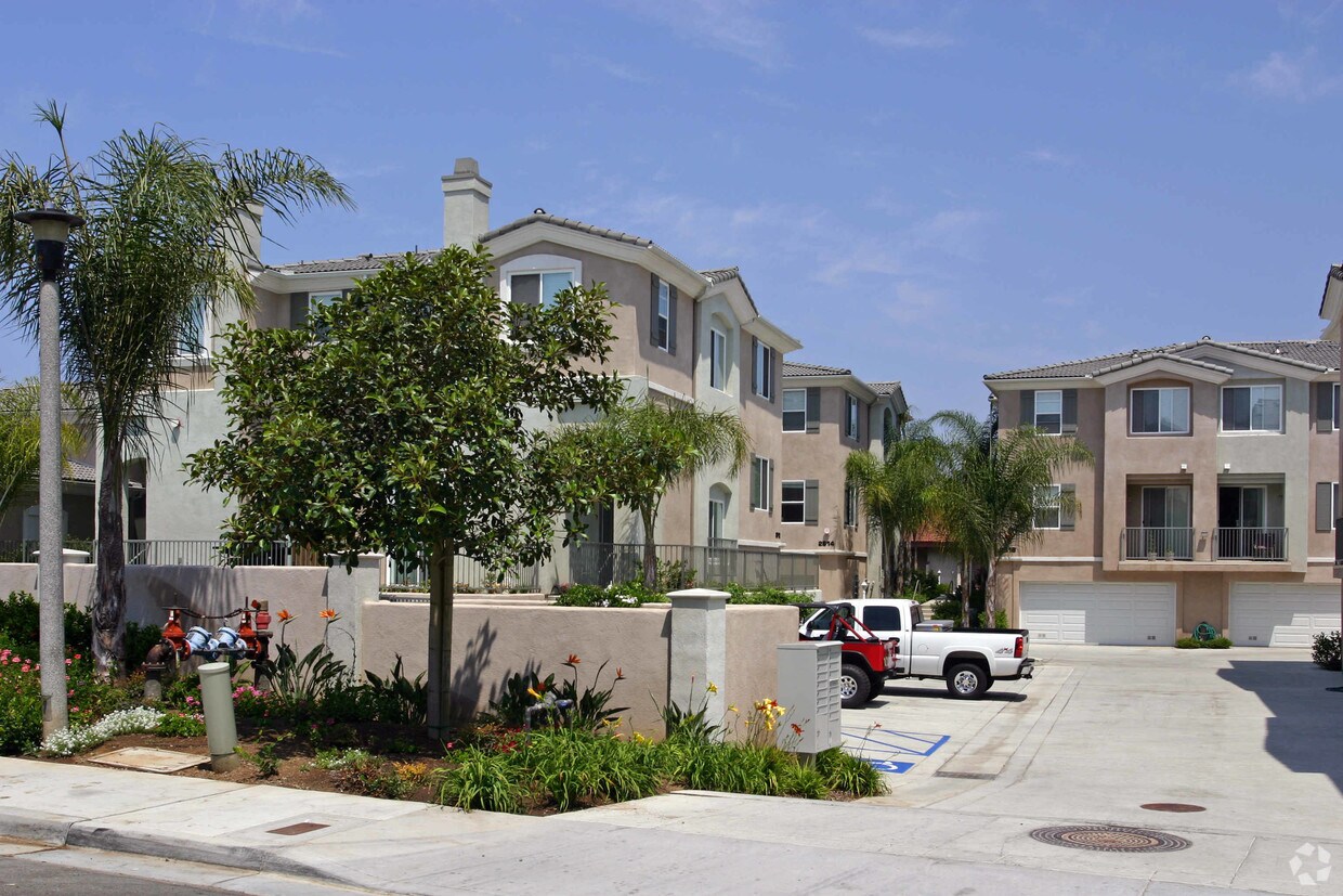 Pirineos Pointe Luxury Townhouses Townhomes for Rent Carlsbad, CA