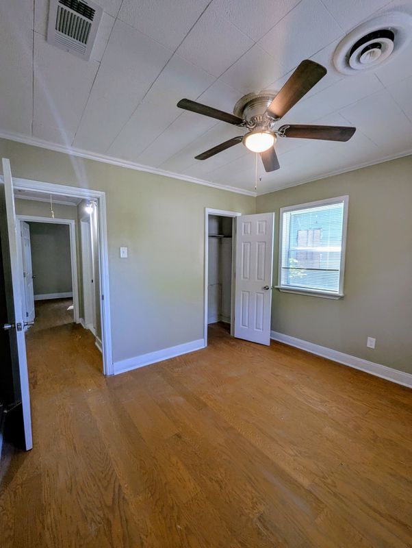 Building Photo - 3970 N Foster Dr
