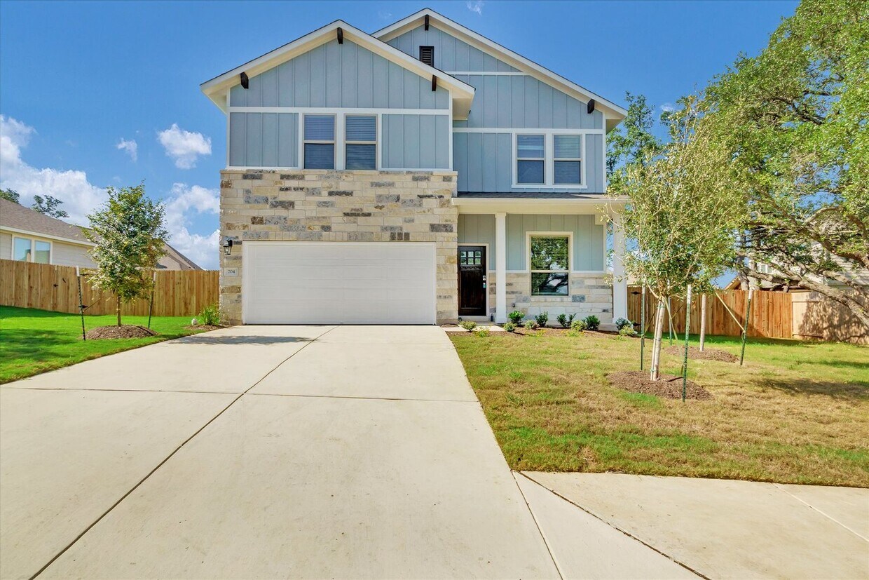 Primary Photo - 704 Olive Creek Dr