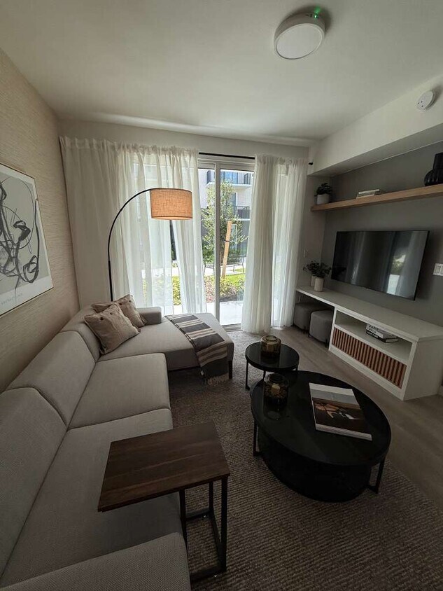 Foto principal - 554 NW 153rd St