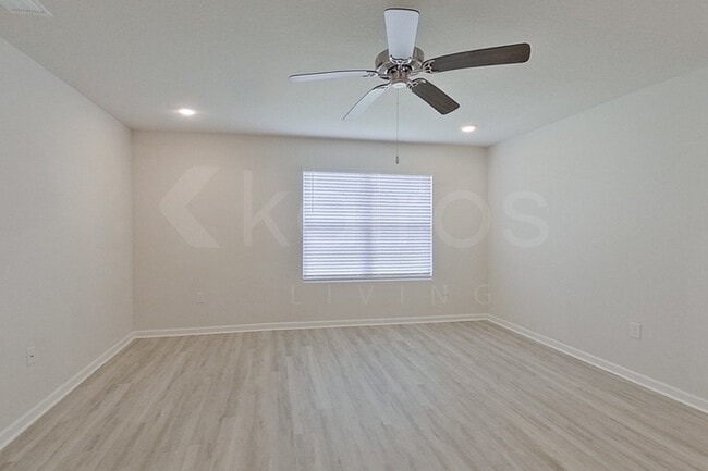 Building Photo - 102 Metalmark Dr