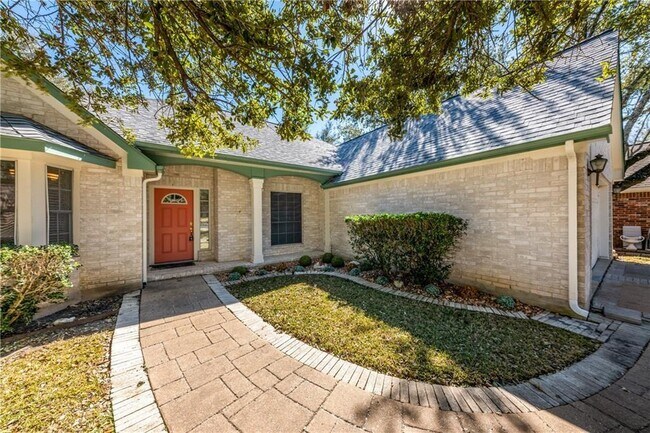 Building Photo - 15831 W Dorman Dr