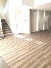 Building Photo - 8 Monterey Ct