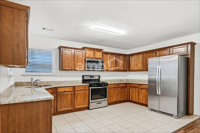 Building Photo - 413 Village Way