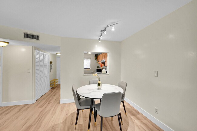 Foto del edificio - 9503 Boca Cove Cir