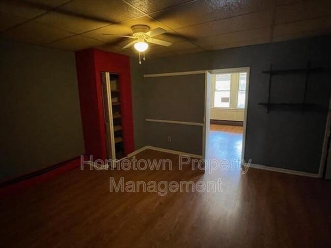 Building Photo - 225 N Newberry St