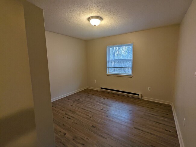 Foto del edificio - 2 Bedroom Upstairs Apartment with Washer/Dryer Hookup