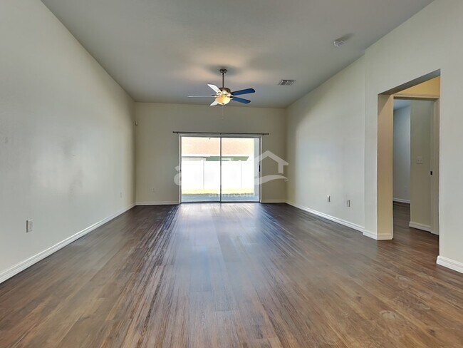 Foto del edificio - 13219 Beechberry Dr
