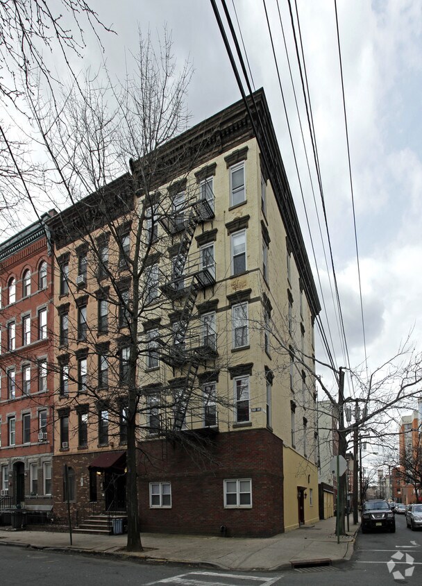 Primary Photo - 234 Park Ave