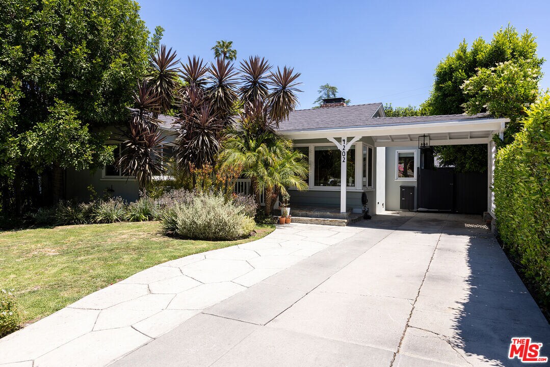 Foto principal - 4202 Benedict Canyon Dr