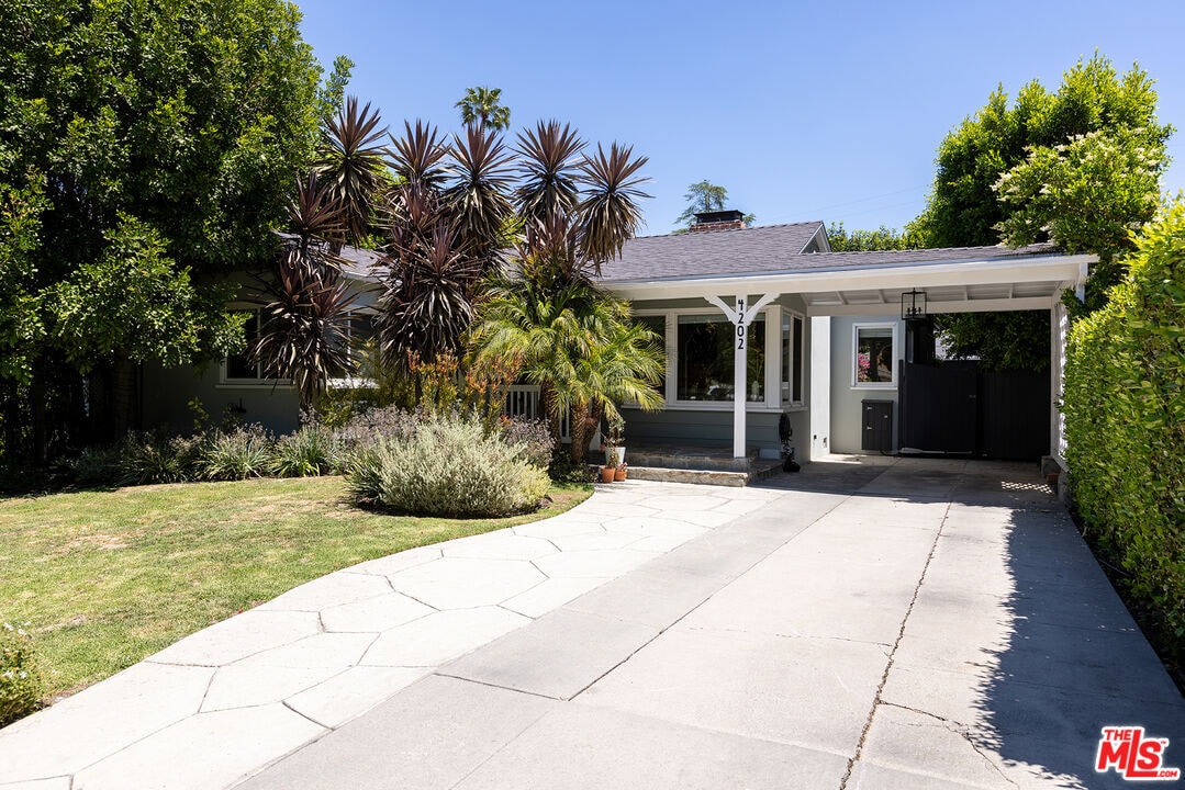 Primary Photo - 4202 Benedict Canyon Dr