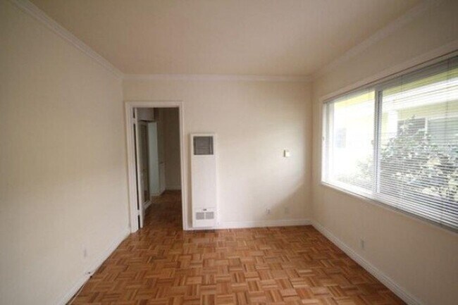 Bed Room - 140 N Wilson Ave