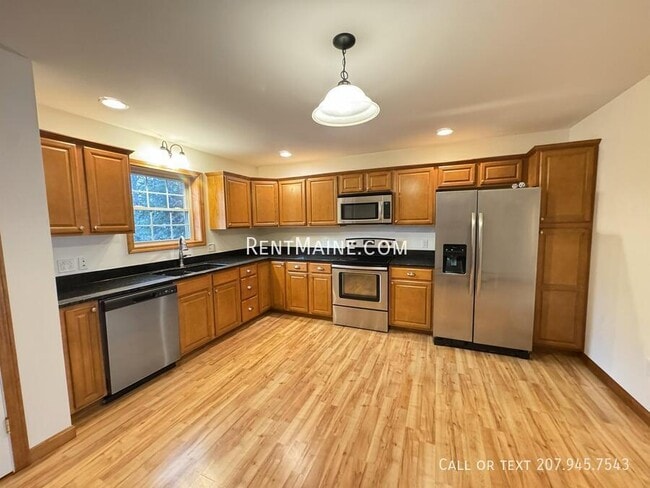 Building Photo - 208 Western Ave