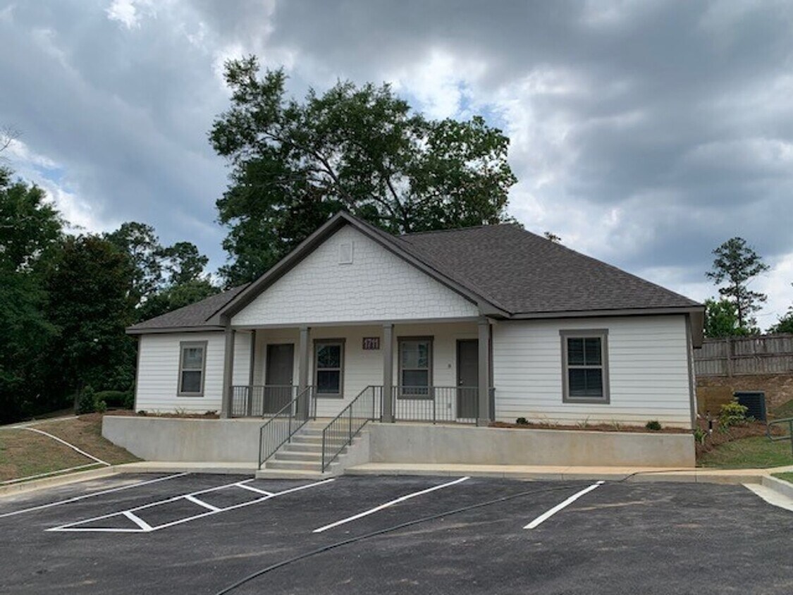 Primary Photo - 1713 Springhill Place*