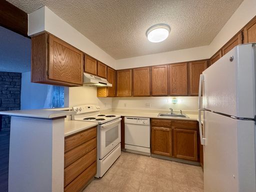 Foto del edificio - Lovely 1 Bedroom, 1 Bathroom Lakewood Condo! Community POOL!!!