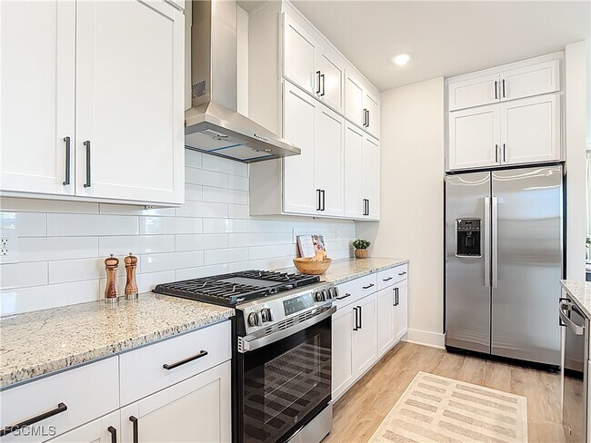 Building Photo - 8735 Catamaran Dr