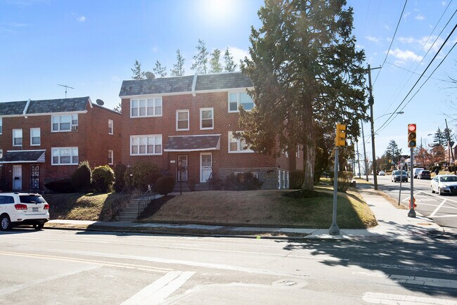 Foto del edificio - 8250 Mansfield Ave