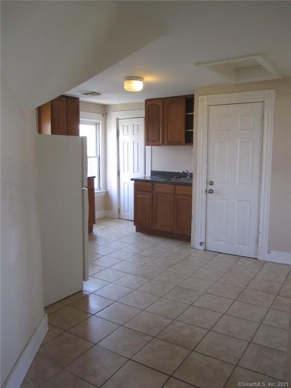 Primary Photo - 322 Peck St