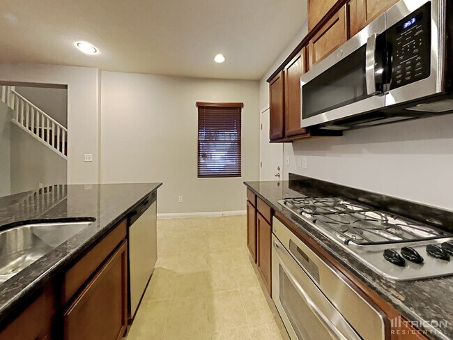 Building Photo - 6560 Benvolio Ct