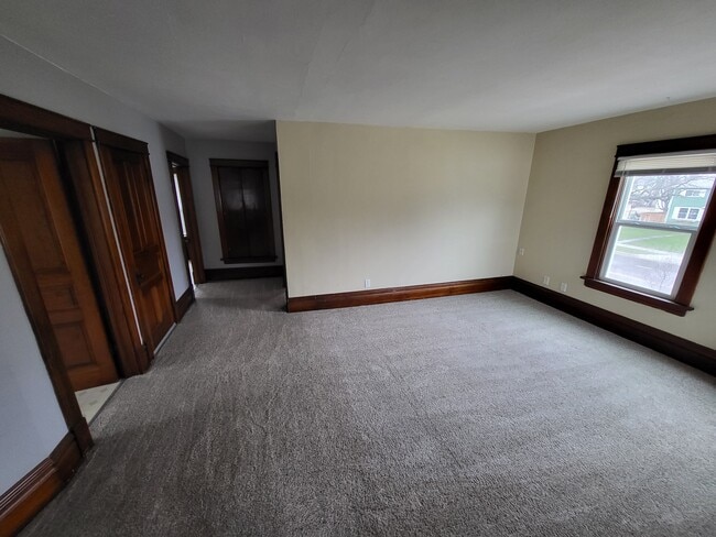 Living Area - 6016 Exchange St