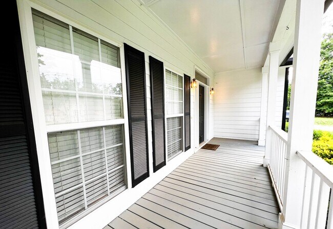 Building Photo - Pfafftown 3 Bedroom, 2 Bathroom Rare Gem i...