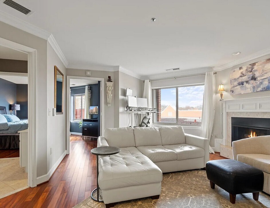 Foto principal - 1050 N Stuart St