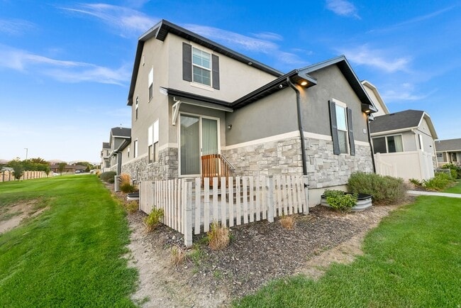 Building Photo - 2147 Kimber Ln