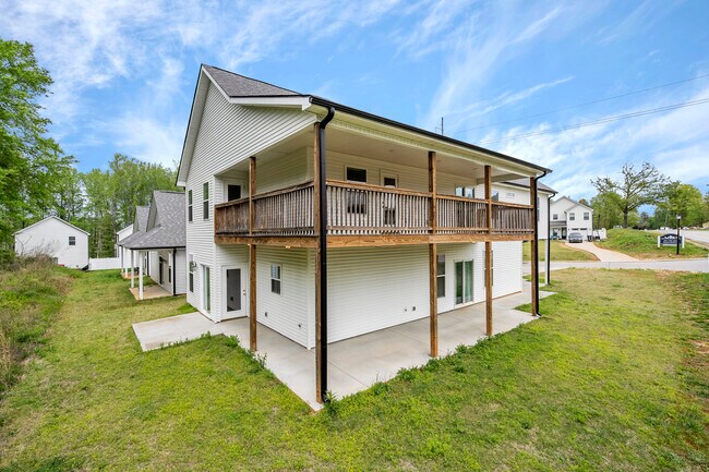 Building Photo - 401 Albus Dr