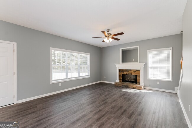 Building Photo - 2604 Santa Fe Ct SE