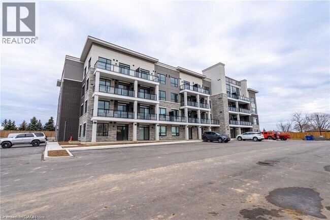 Building Photo - 120 Springvalley Crescent
