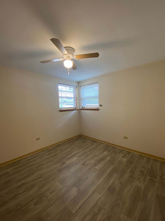 Foto del edificio - 2403 N 75th Ct