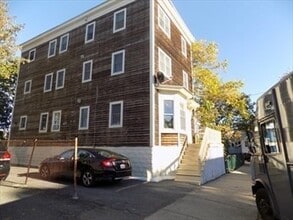 Building Photo - 14 Dana St