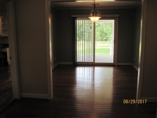 Building Photo - 2801 Potter Rd
