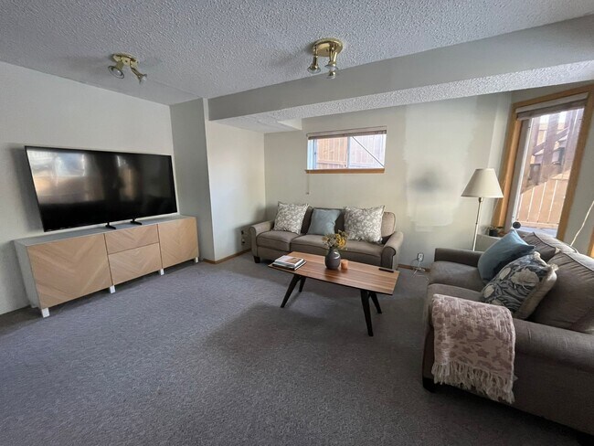 Photo du bâtiment - 468 Douglas Glen Pt SE