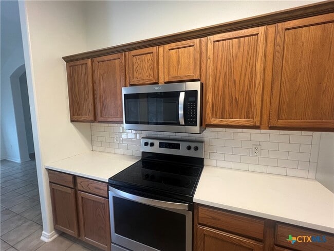 Building Photo - 208 Yosemite Dr