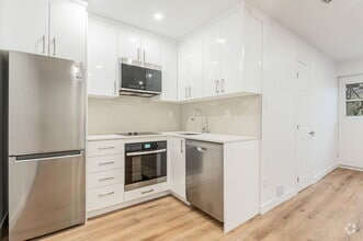 Building Photo - 1240-1250 Rue du Fort