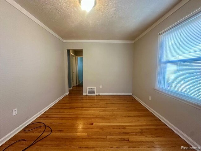 Foto del edificio - 15059 Evergreen Rd