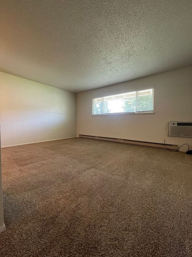 Building Photo - Now renting 2 bedroom Condo upstairs  to v...