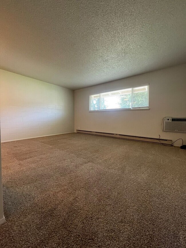 Foto del edificio - Now renting 2 bedroom Condo upstairs  to v...