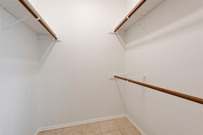 Foto del edificio - 9100 Mountain Ridge Dr