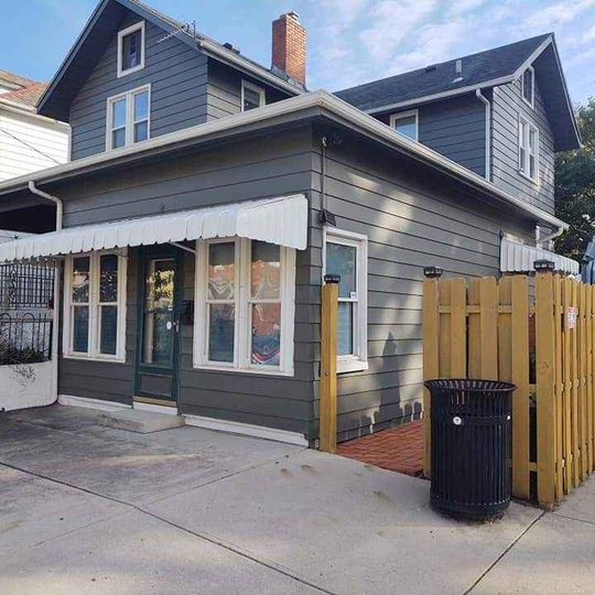 Building Photo - 1560 S 4th St
