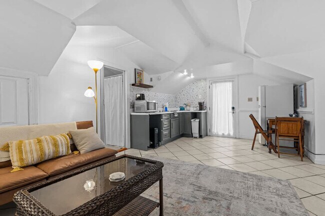 Foto del edificio - 912 Little Bay Ave