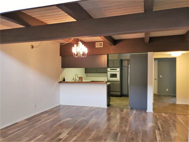 Building Photo - 3 br, 3 bath House - 2049 Village Lane