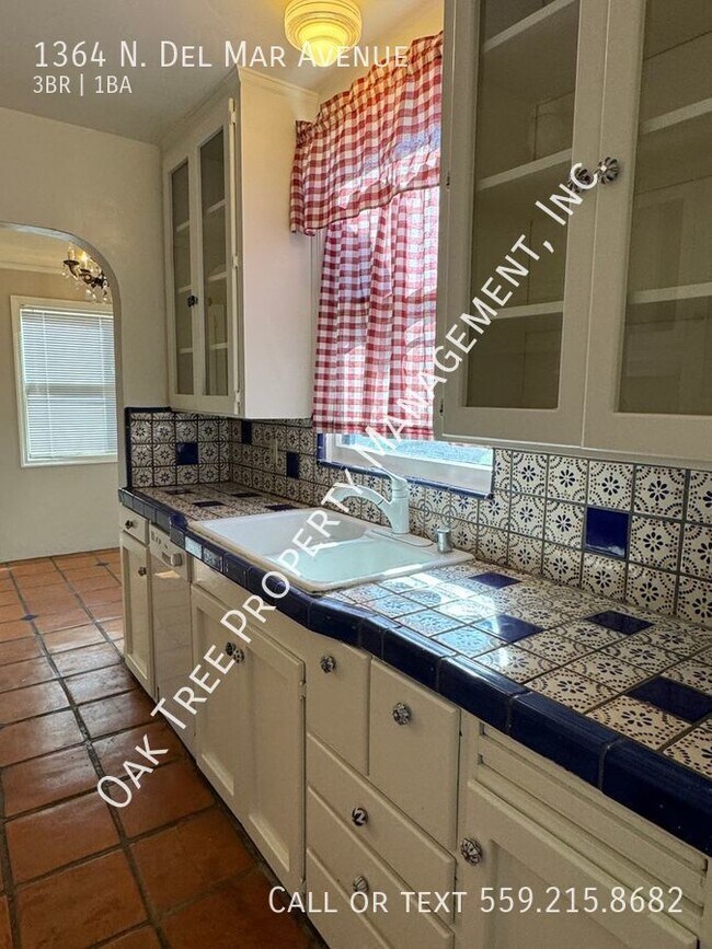 Foto del edificio - 1364 N Del Mar Ave